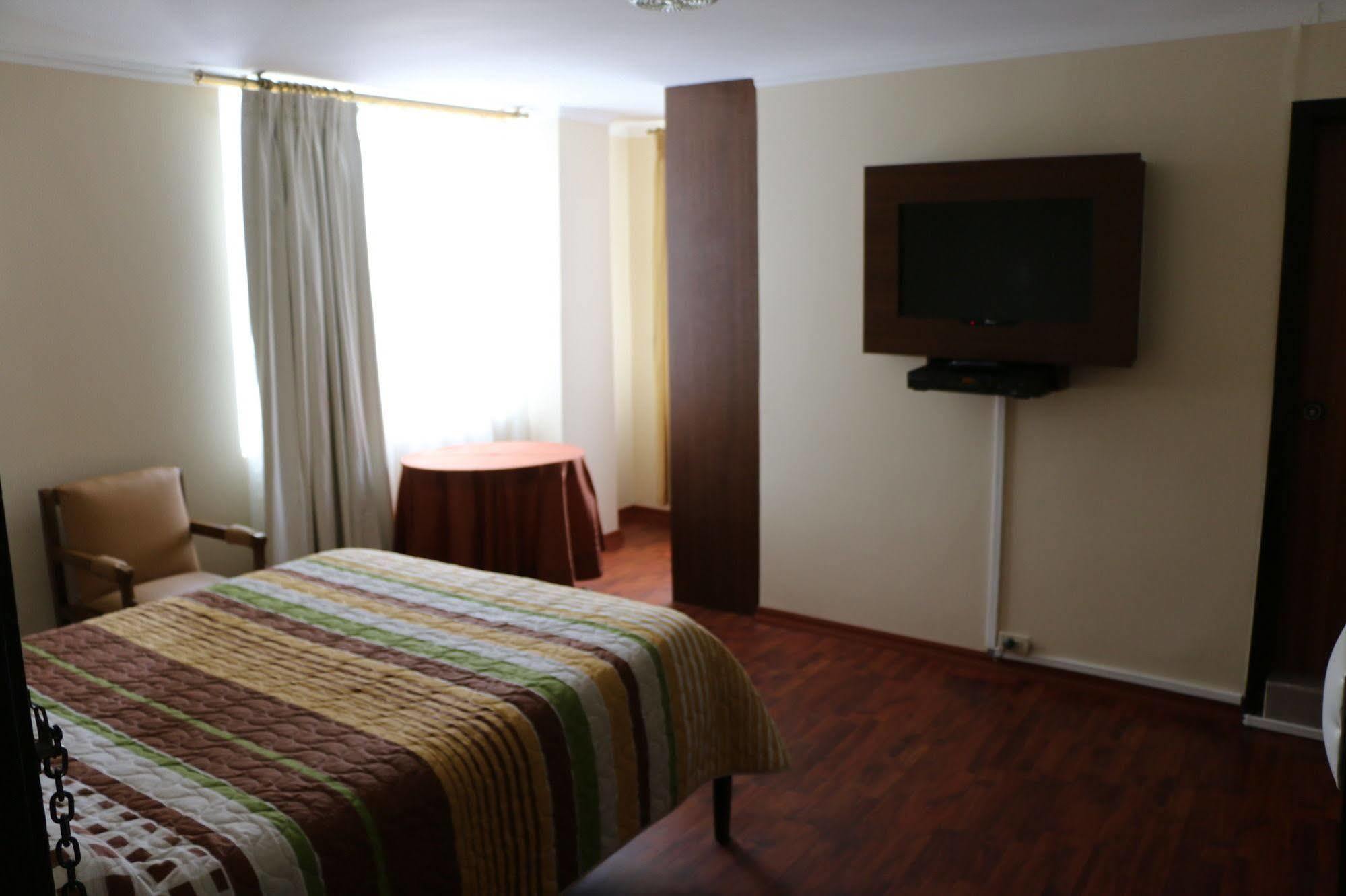 Hotel 6 De Diciembre Quito Eksteriør billede